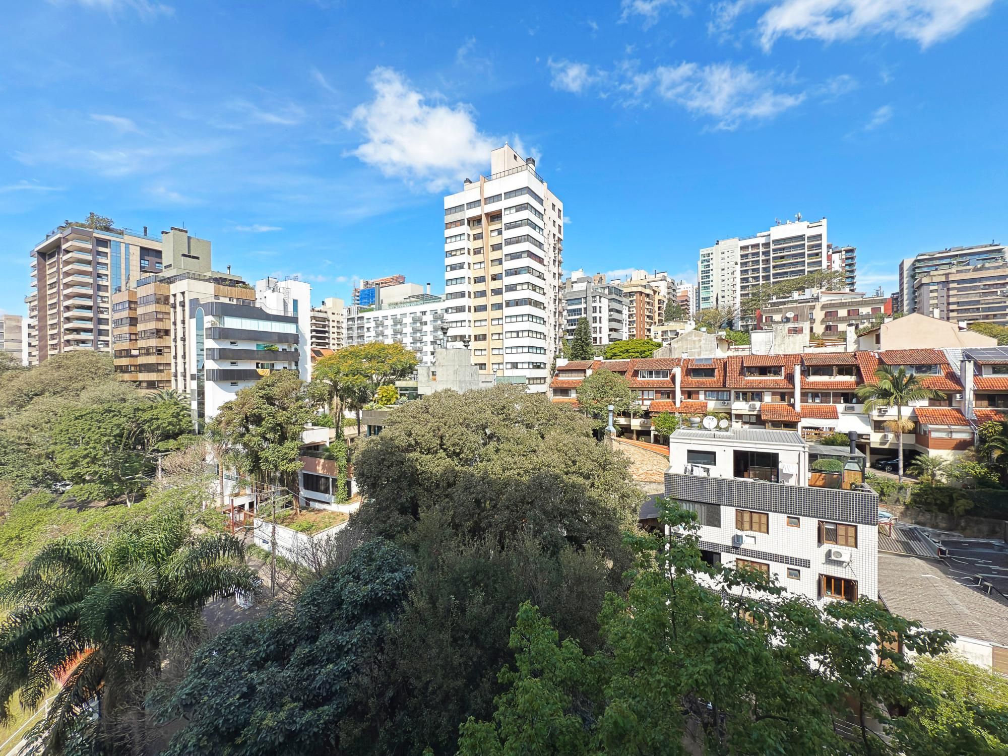 Apartamento semimobiliado 142m² no Mont'Serrat — suíte com closet e 2 vagas — foto 34