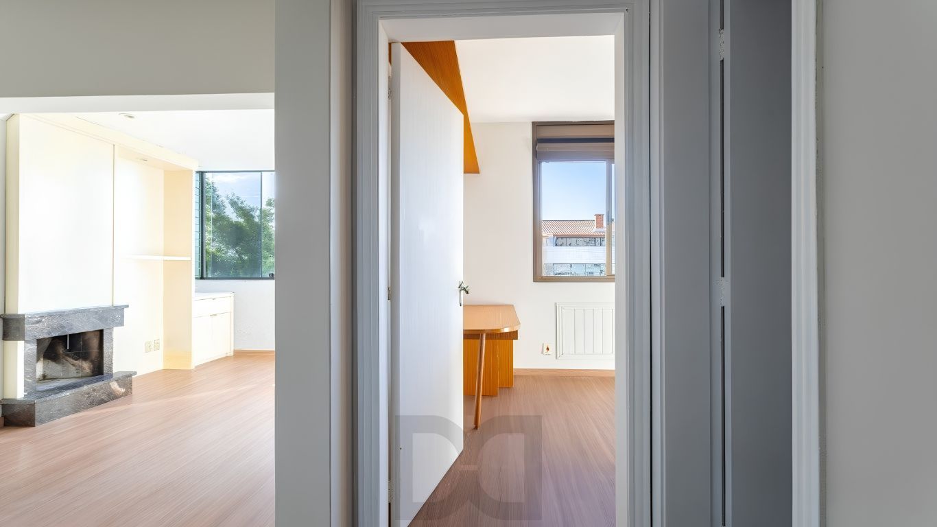 Apartamento 2 dormitórios, 1 suíte, com lareira e living para 2 ambientes — foto 20
