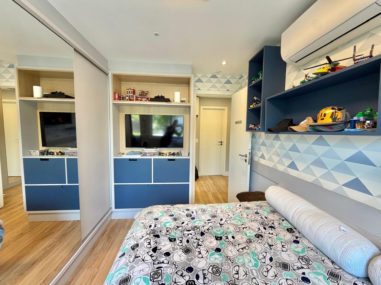 Excelente casa a venda no Condomínio Euroville com 3 dormitórios, semimobiliada por: R$1.350.000,00. — foto 37