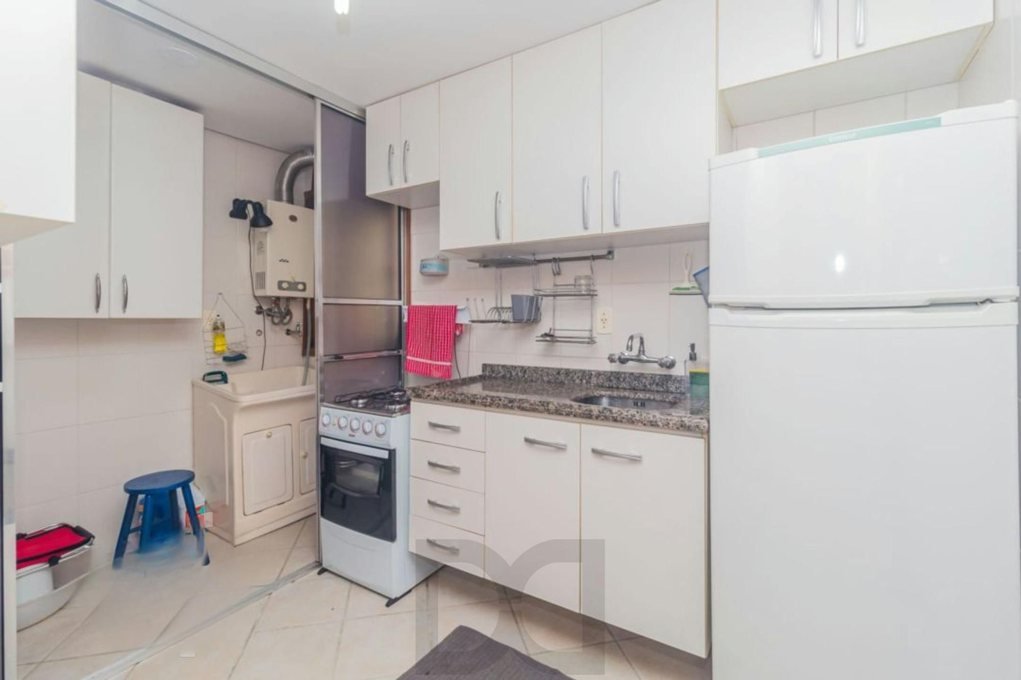 Apartamento de 2 dormitórios no bairro Petrópolis — foto 7
