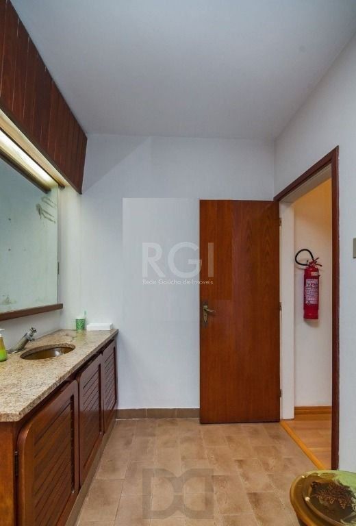Casa Com 3 dormitórios Para Comprar , 300 m² - Rio Branco - Porto Alegre/RS — foto 5