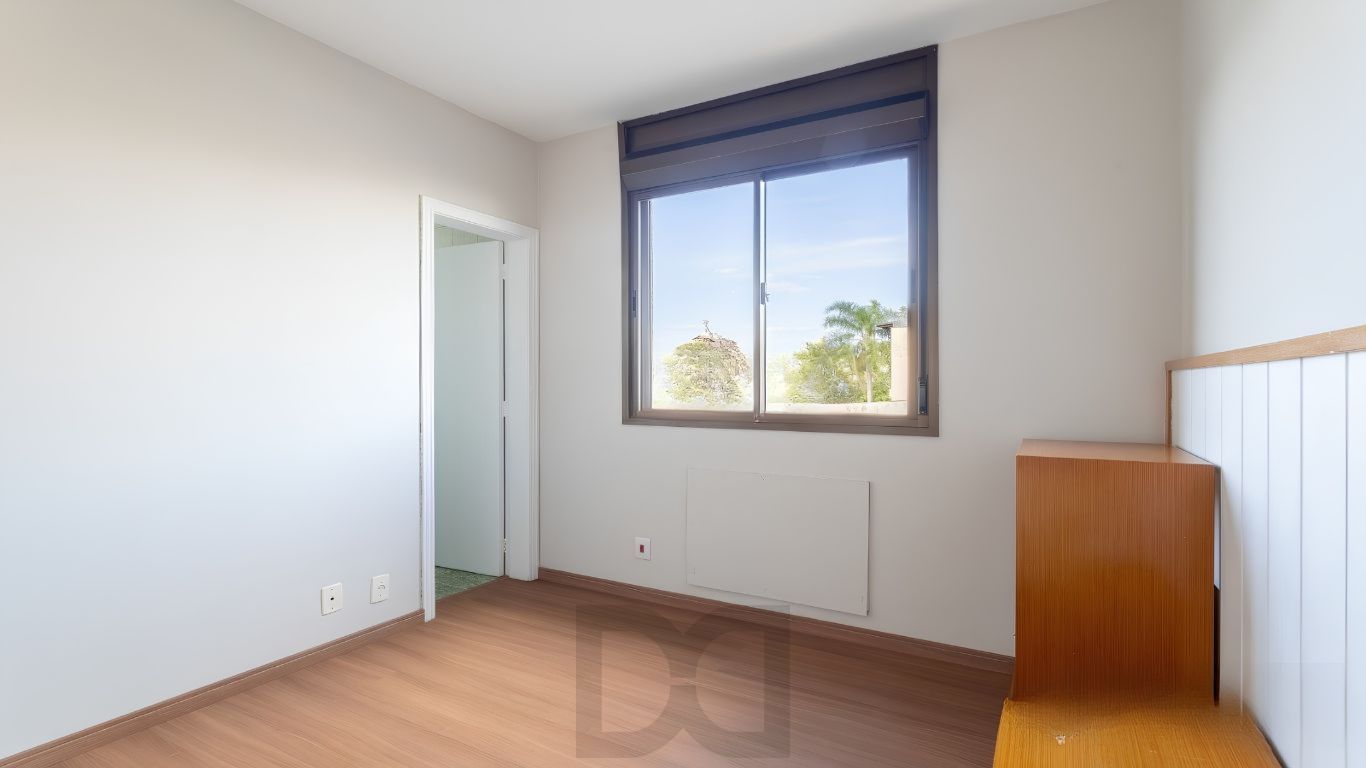Apartamento 2 dormitórios, 1 suíte, com lareira e living para 2 ambientes — foto 15