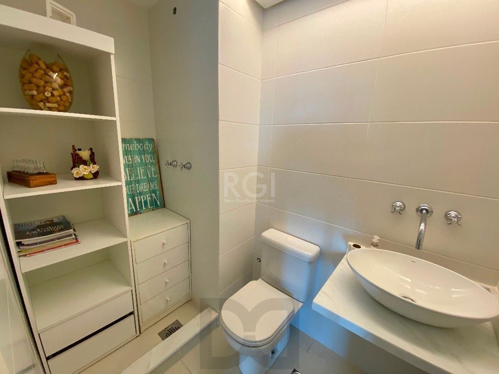 Apartamento Para Comprar no Karpathos com 2 Dormitórios transformado em 1 suite com closet — foto 17