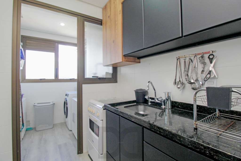 Apartamento 3 Dormitórios com Suíte, Churrasqueira e Excelente Vista Petrópolis — foto 10