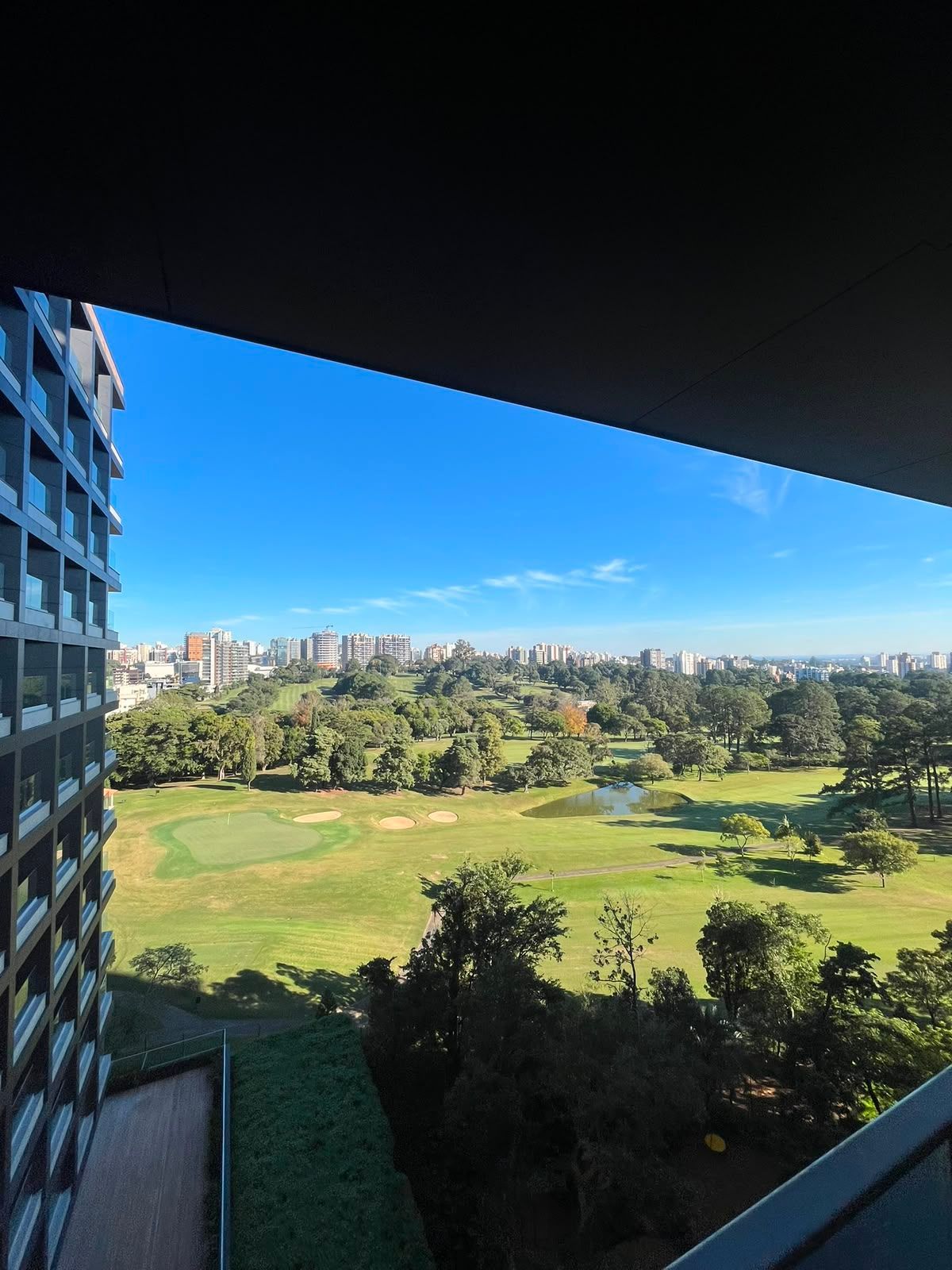 Seu Lar no Nilo Country: Amplo Living, Lareira e 3 Vagas na Nilo Peçanha — foto 14