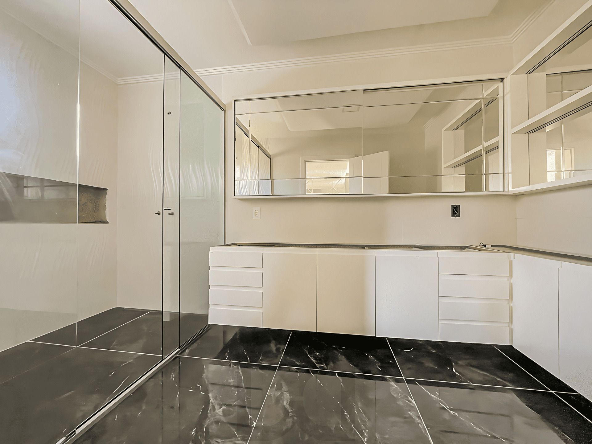 Casa Reformada com Piscina, 370m², 2 Suítes com Closet no Três Figueiras – POA — foto 21