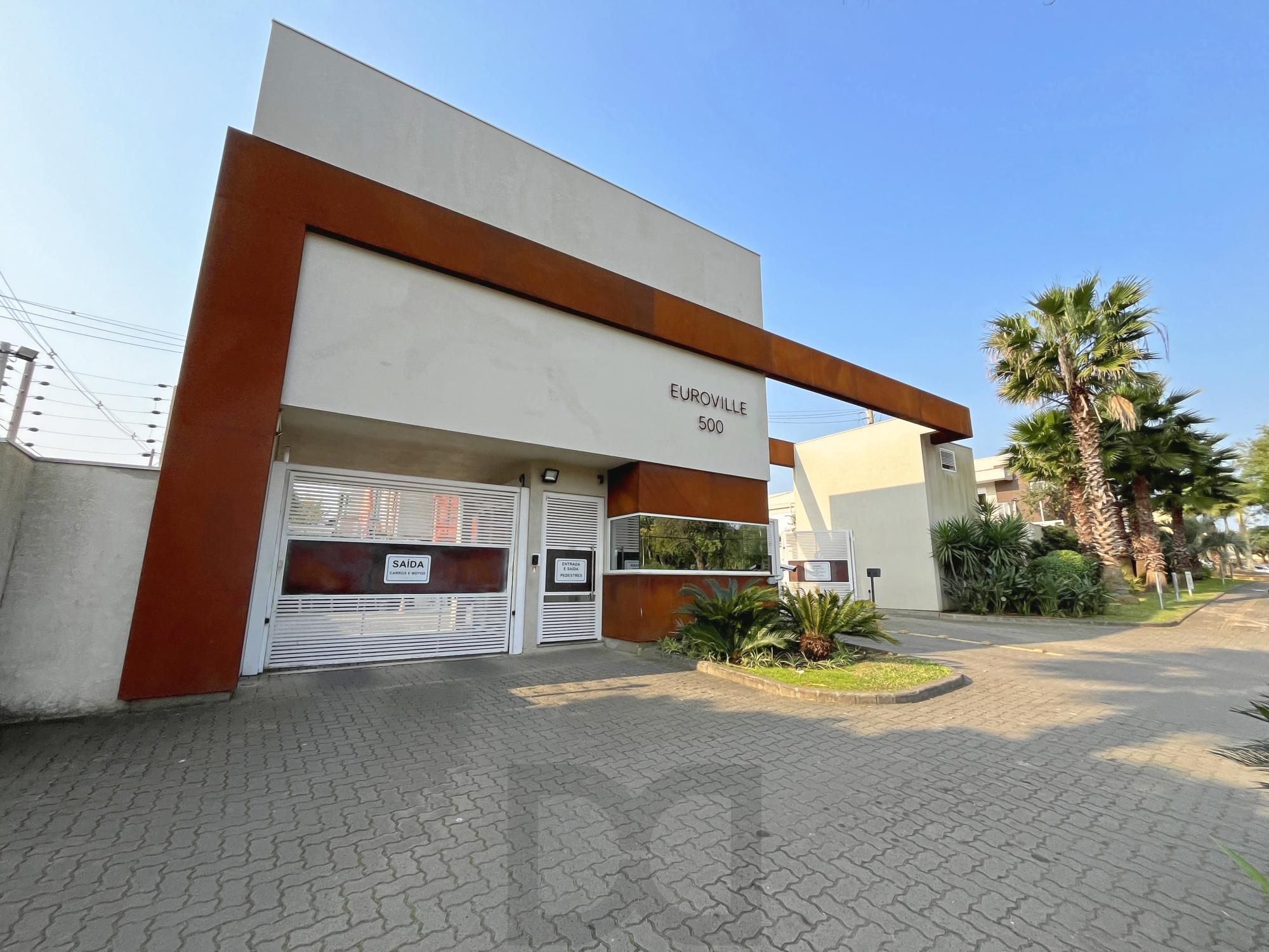 Excelente casa a venda no Condomínio Euroville com 3 dormitórios, semimobiliada por: R$1.400.000,00. — foto 1