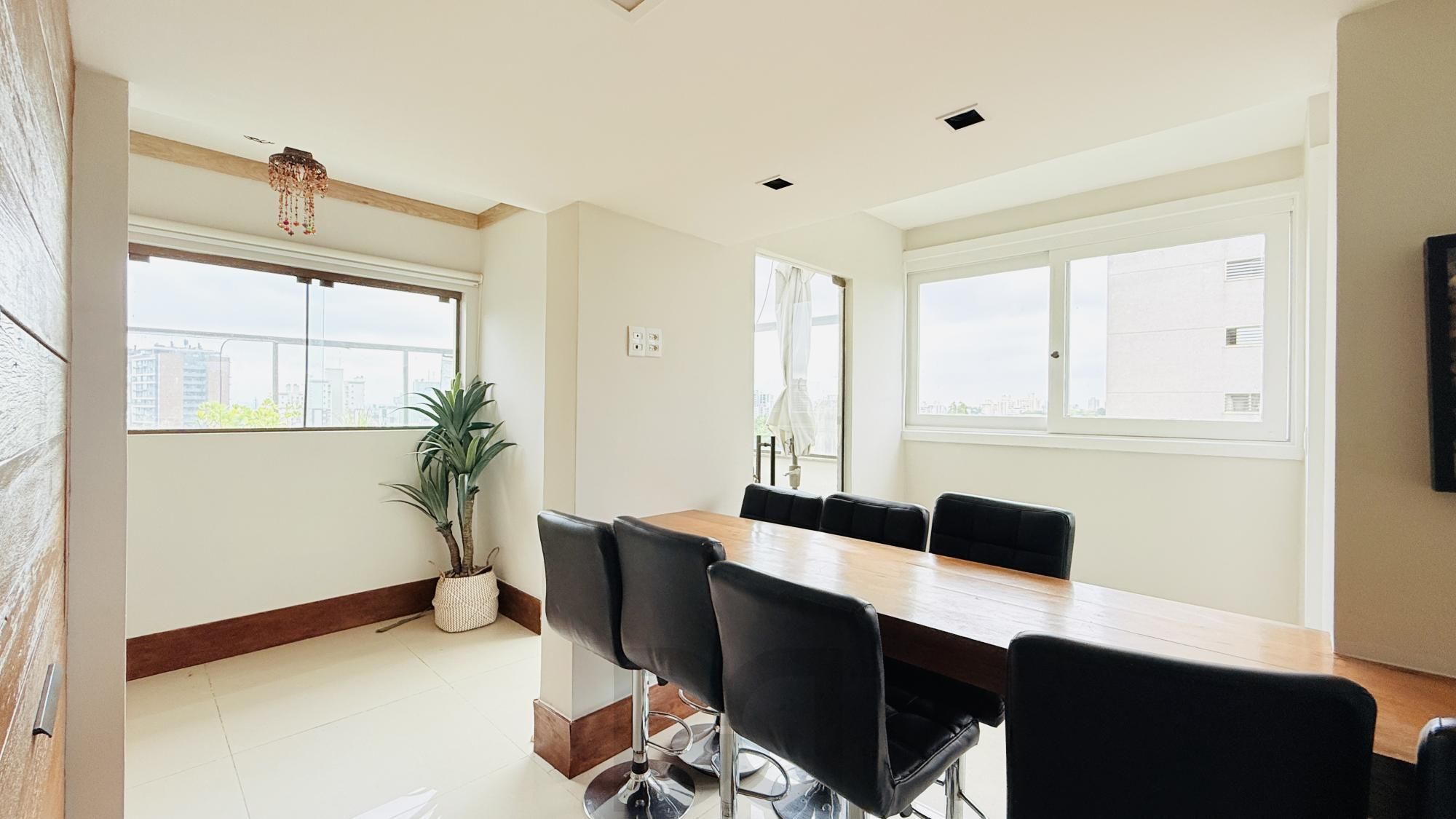 Cobertura Duplex de 318m com Piscina Privativa, Energia Solar e Vista Panorâmica — foto 4