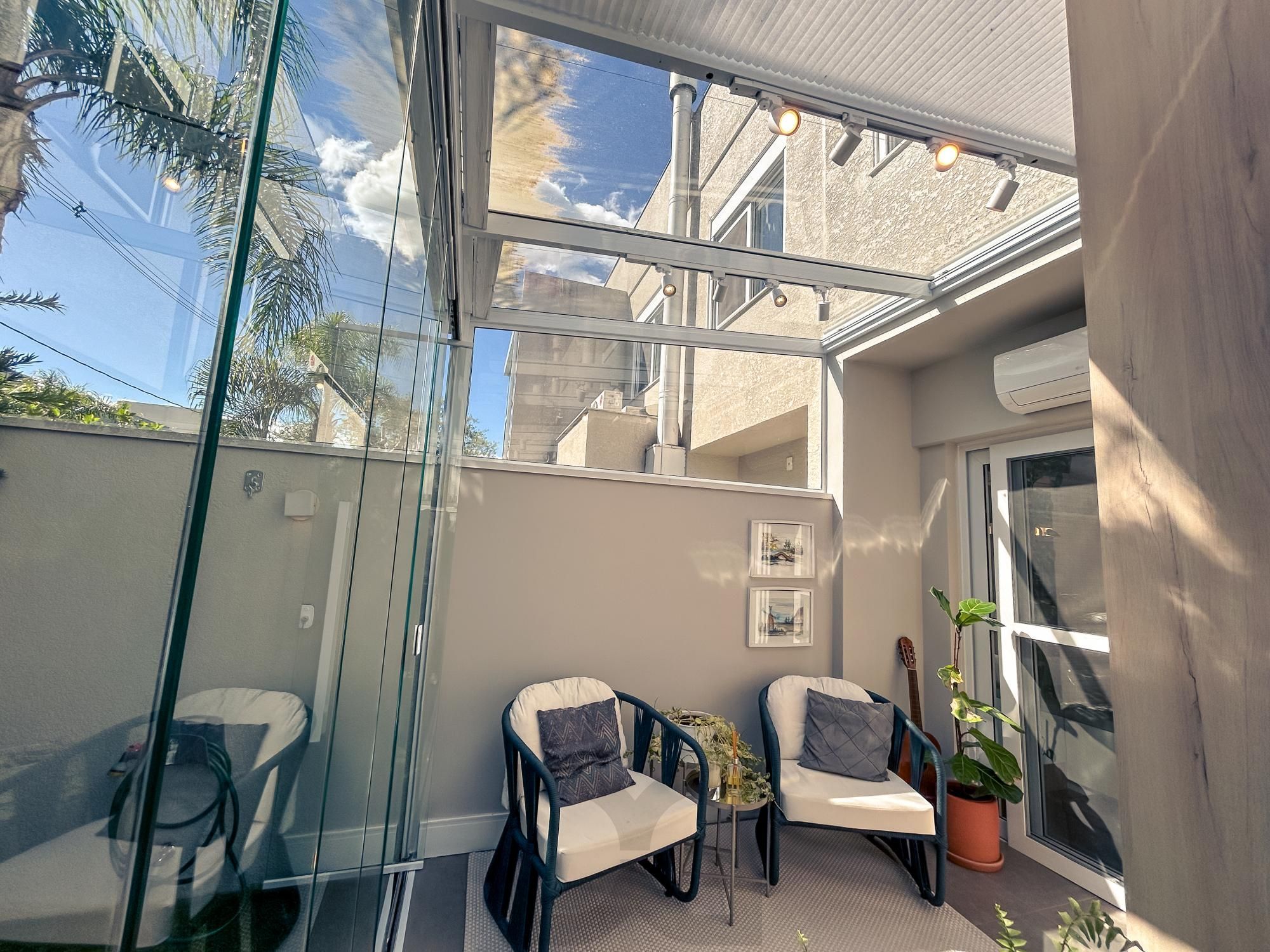 Excelente casa a venda no Condomínio Euroville com 3 dormitórios semimobiliada. — foto 14
