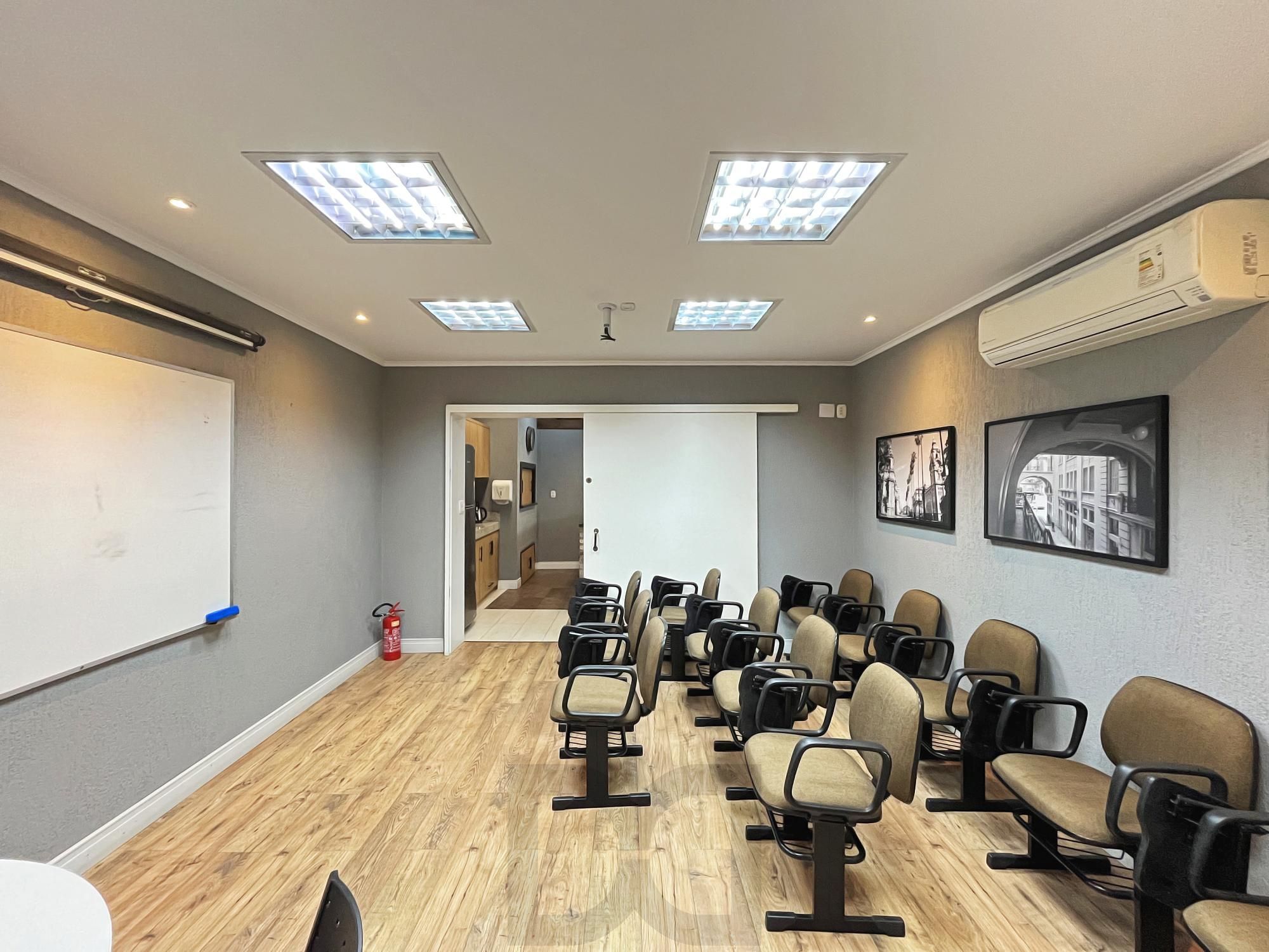 Excelente Casa comercial para comprar com 250m² na Avenida Palmeira — foto 32