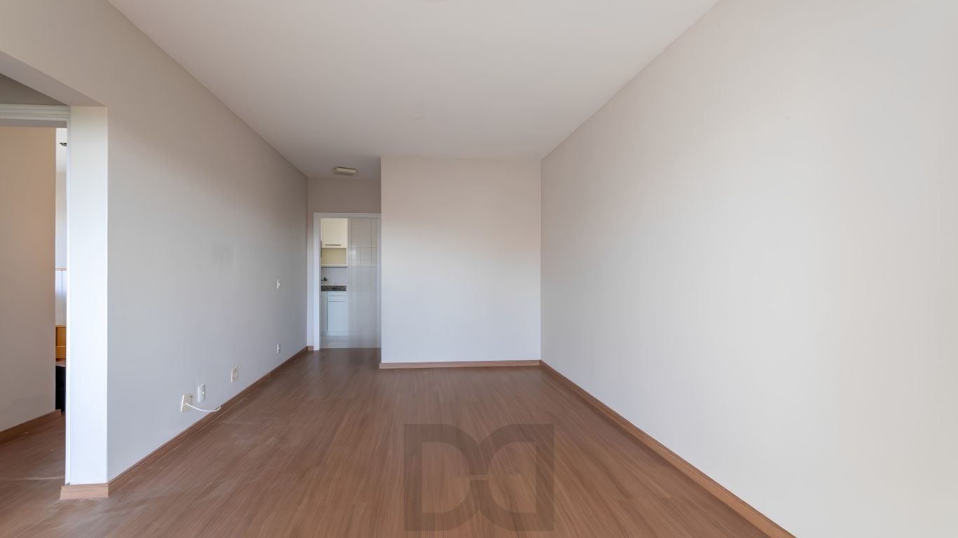 Apartamento 2 dormitórios, 1 suíte, com lareira e living para 2 ambientes — foto 19