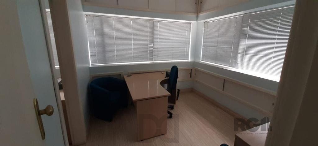 Sala comercial para Comprar com 1 vaga na Cristóvão Colombo. — foto 6
