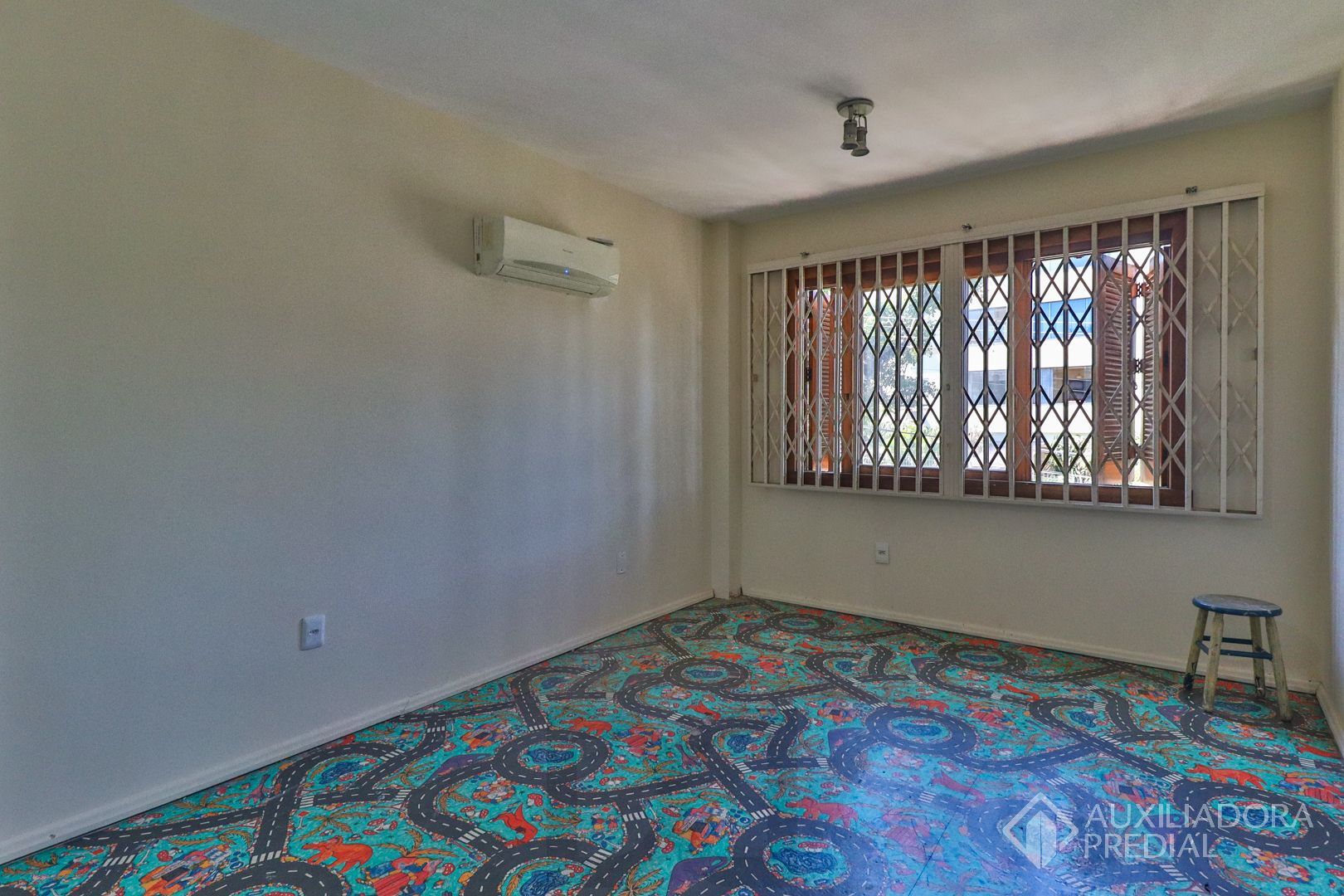 Excelente casa com 5 dormitórios no bairro Cristal — foto 14
