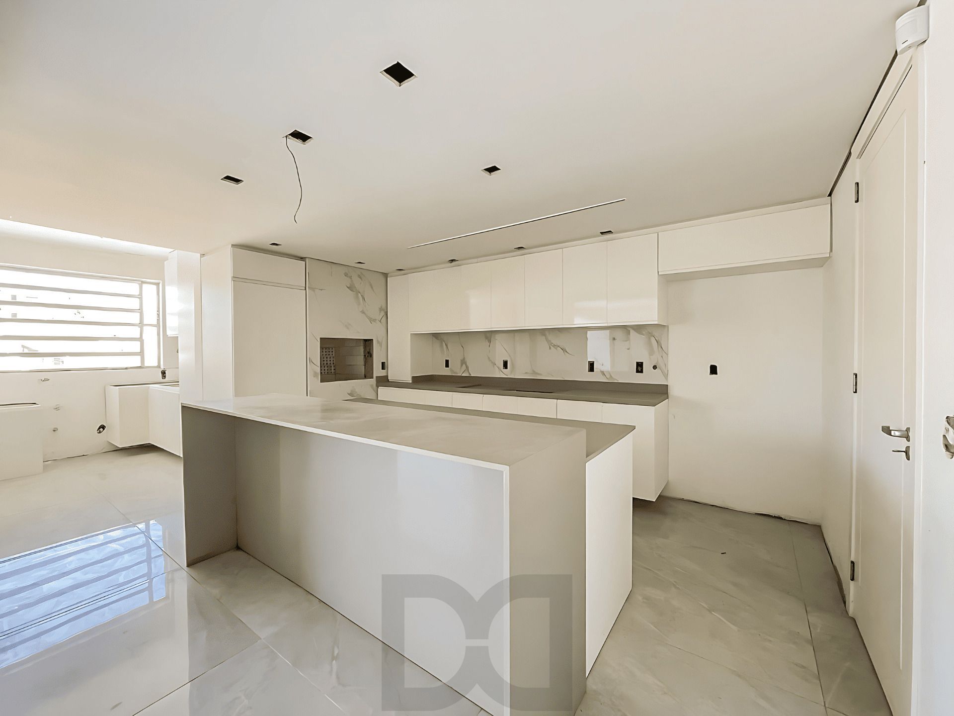 Casa Reformada com Piscina, 370m², 2 Suítes com Closet no Três Figueiras – POA — foto 10