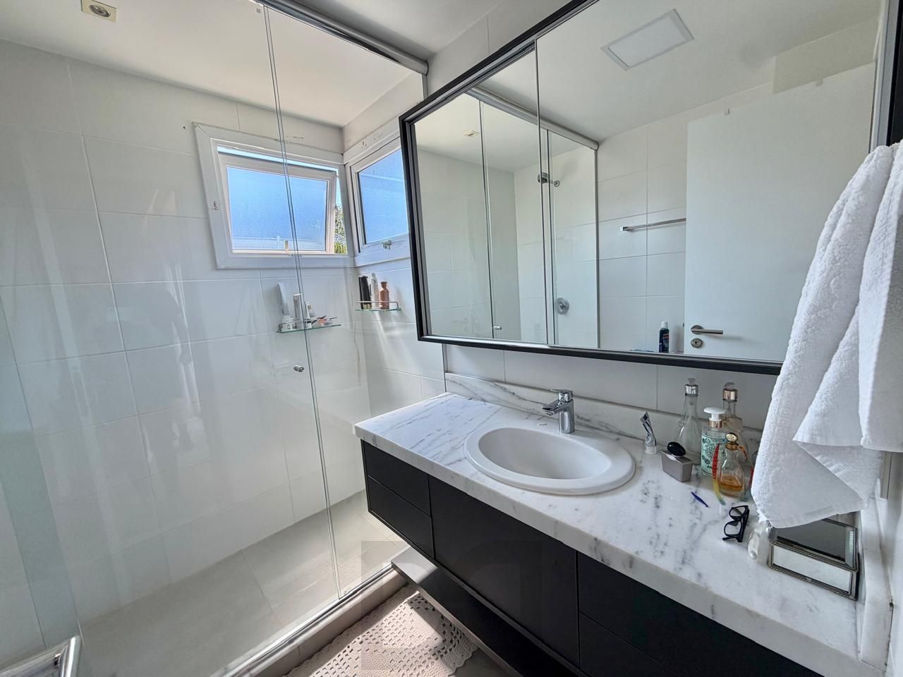 Excelente casa a venda no Condomínio Euroville com 3 dormitórios, semimobiliada por: R$1.350.000,00. — foto 31