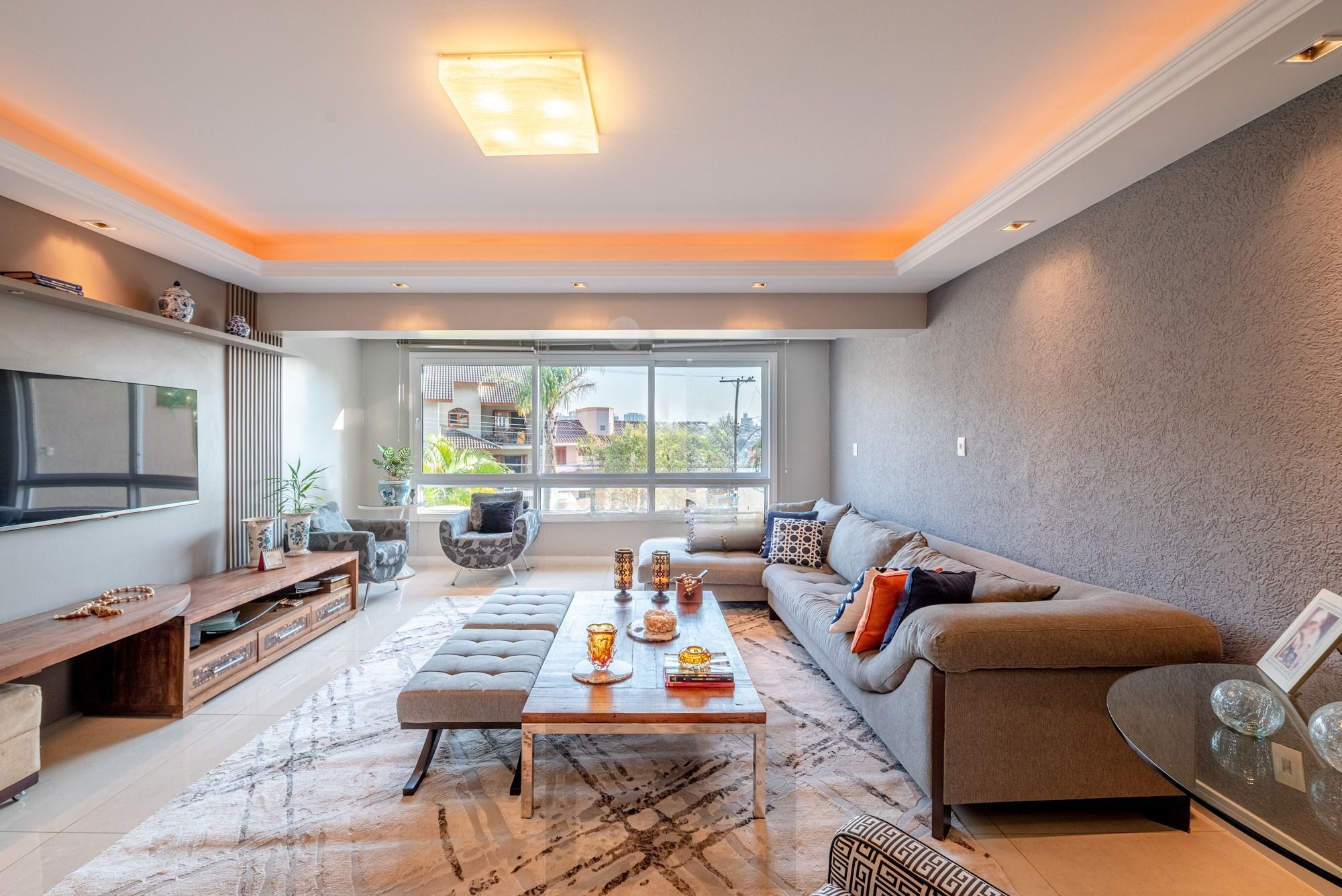 Casa com 357m² e 4 dormitórios, 3 suítes, 3 vagas — foto 1