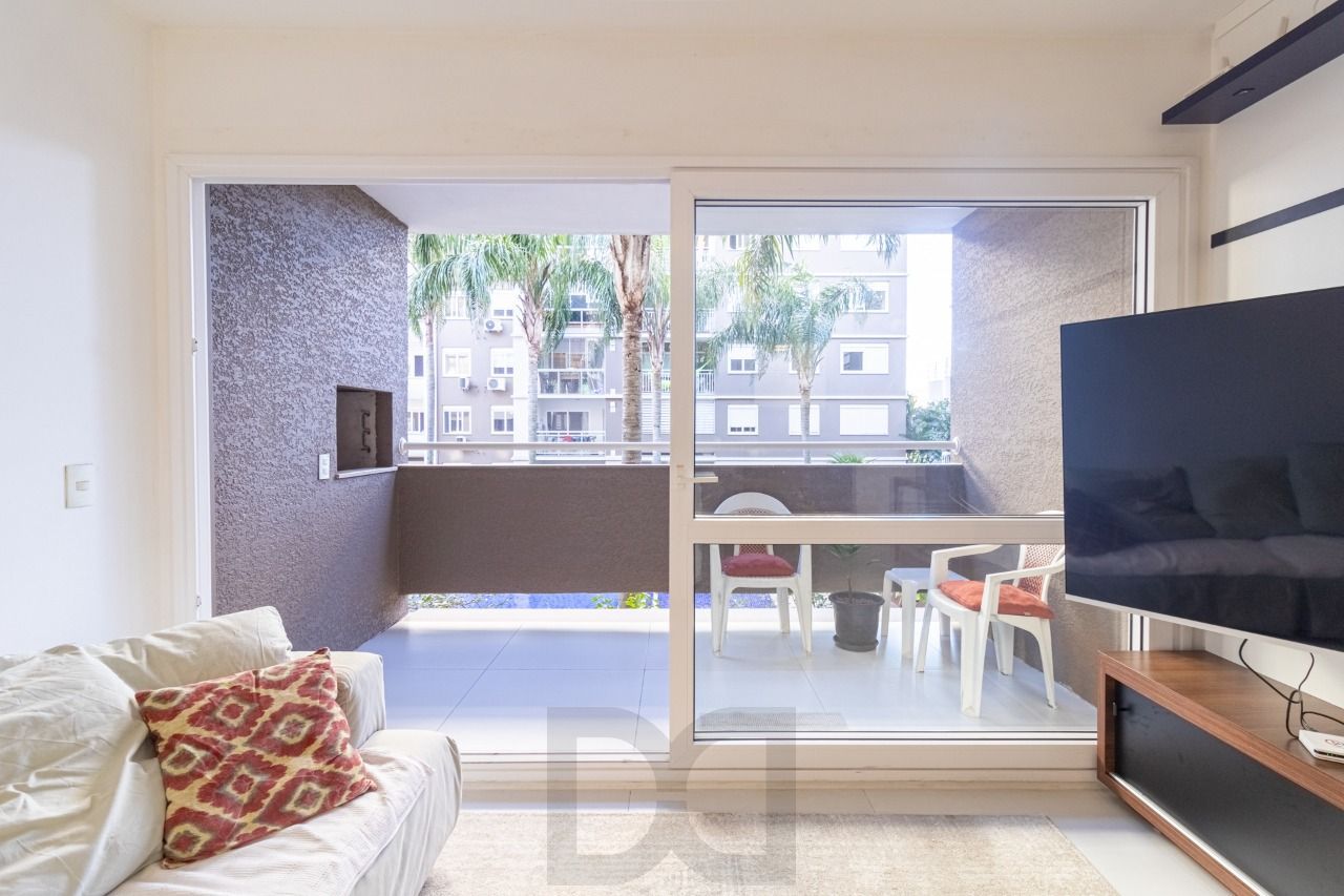 3 Dormitórios com Suíte | 90m² | Lareira e Churrasqueira | Bravo Melnick — foto 6