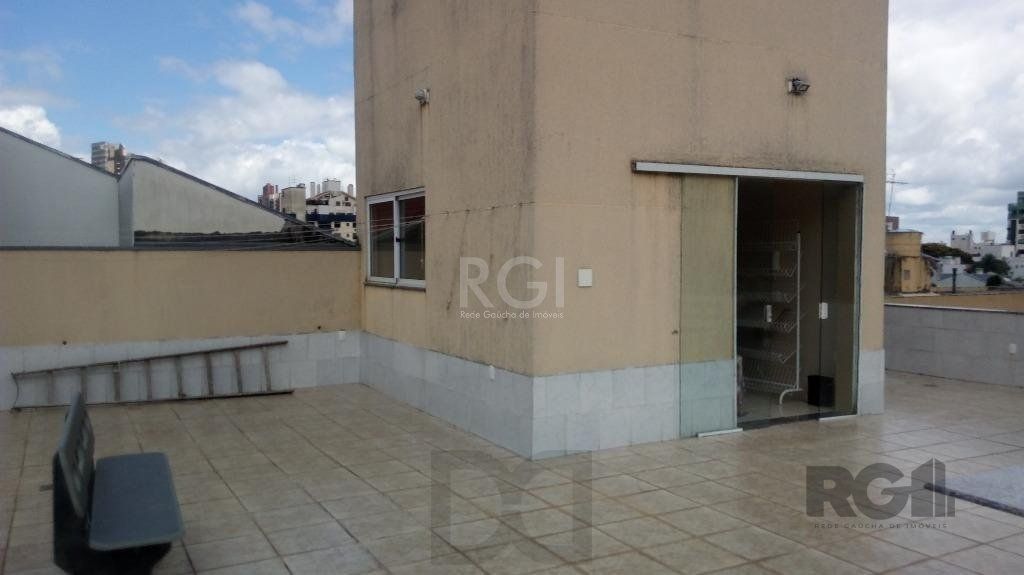 Vende prédio com 3 apartamentos, 9 dormitórios, 3 suíte, 3 salas amplas com churrasqueira, box 8 vaga coberta, 479 m² por R$ 2.150.000,00- São João - Porto Alegre/RS — foto 40