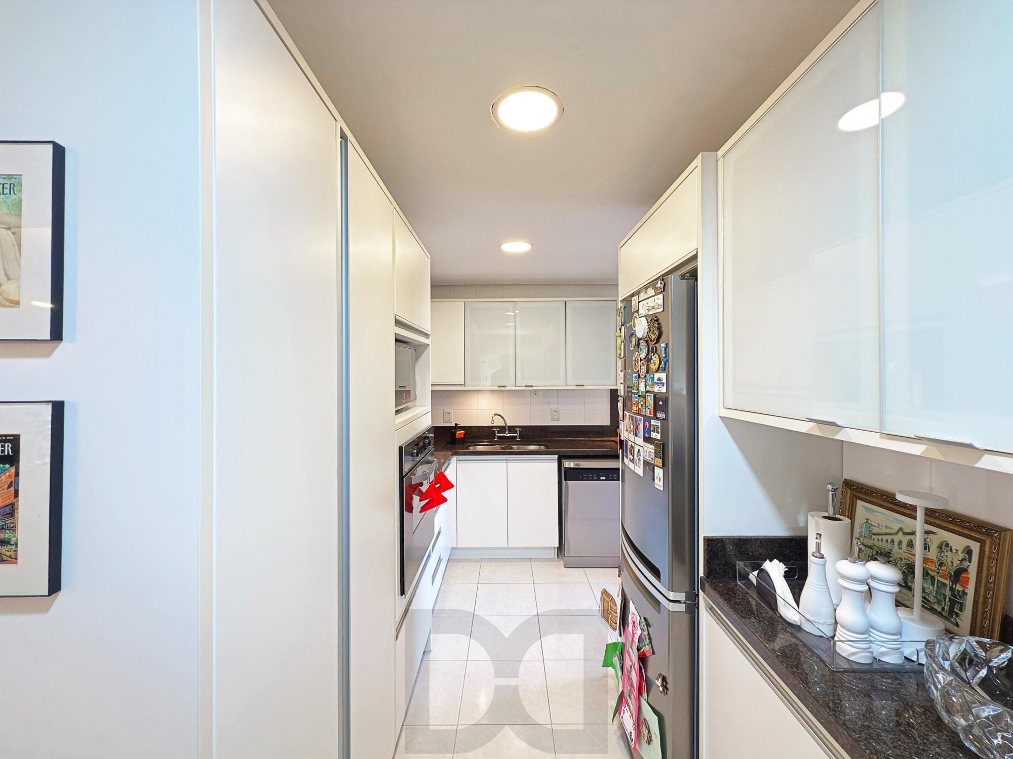 Apartamento semimobiliado 142m² no Mont'Serrat — suíte com closet e 2 vagas — foto 15