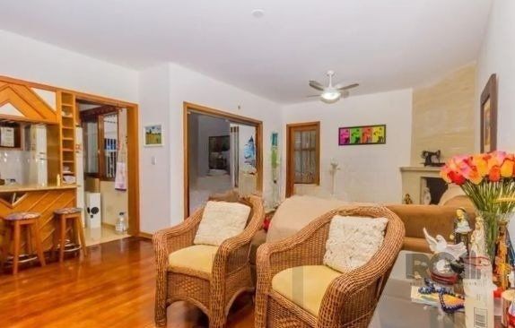 Casa com 7 Quartos e 6 vagas à Venda, 470 m² no Bairro Petrópolis — foto 2