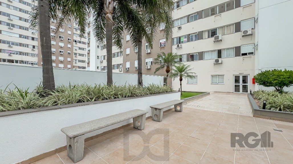 Apartamento a venda no bairro Passo da Areia com dois dormitórios. — foto 23