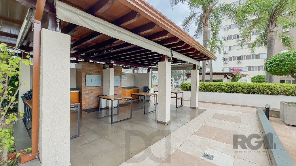 Apartamento a venda no bairro Passo da Areia com dois dormitórios. — foto 27