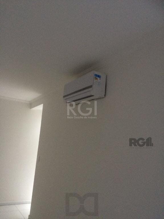 Vende prédio com 3 apartamentos, 9 dormitórios, 3 suíte, 3 salas amplas com churrasqueira, box 8 vaga coberta, 479 m² por R$ 2.150.000,00- São João - Porto Alegre/RS — foto 99