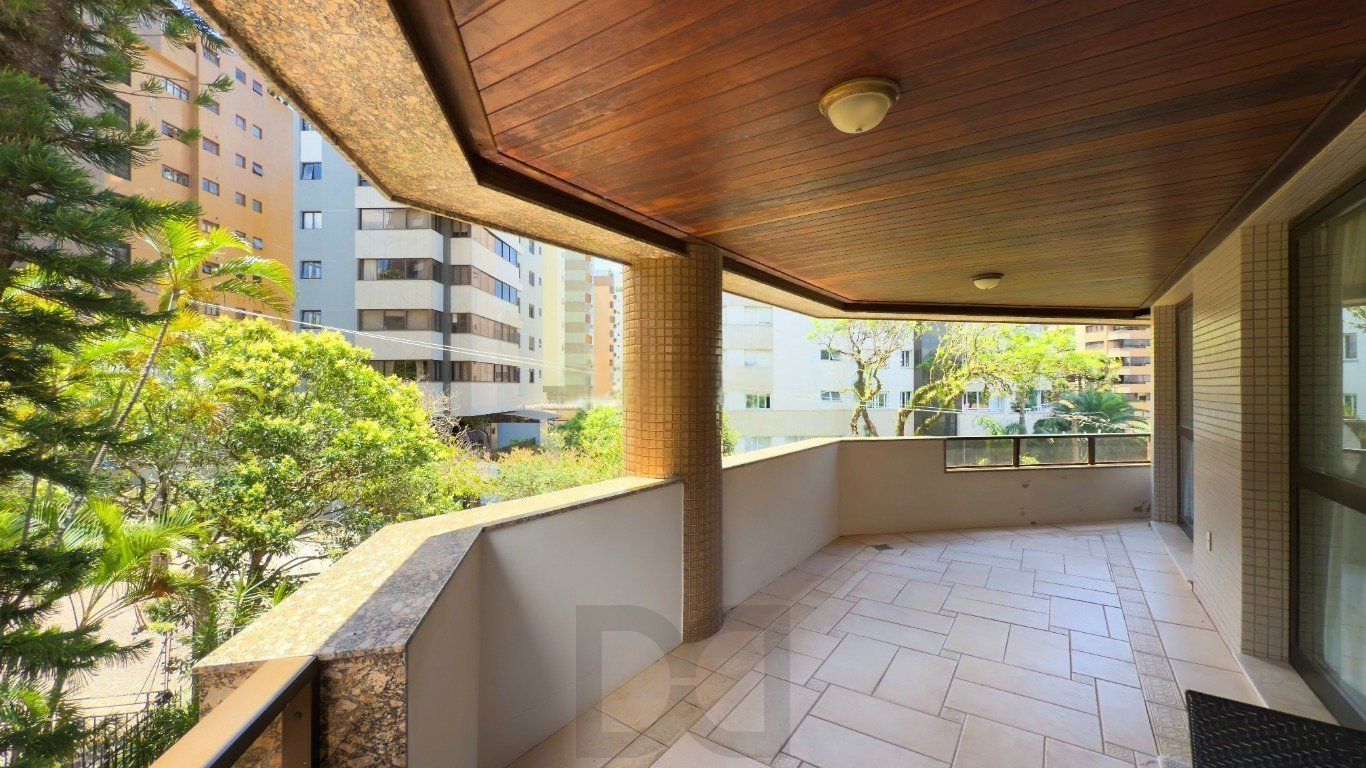 Apartamento semimobiliado com 2 suítes e 4 quartos no cobiçado bairro Bela Vista — foto 1