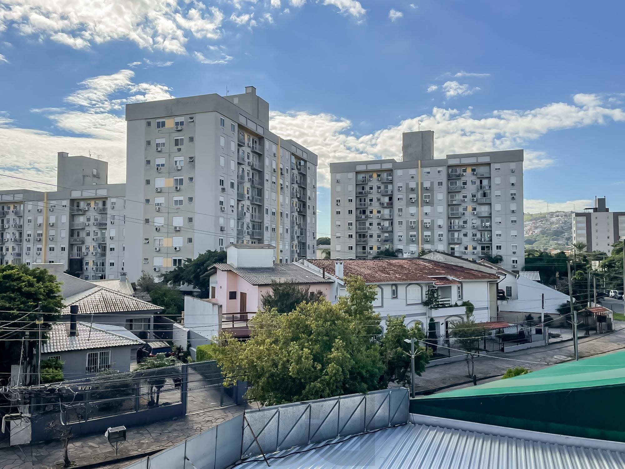 Excelente casa a venda com 3 dormitórios no bairro Tristeza em Porto Alegre. — foto 47