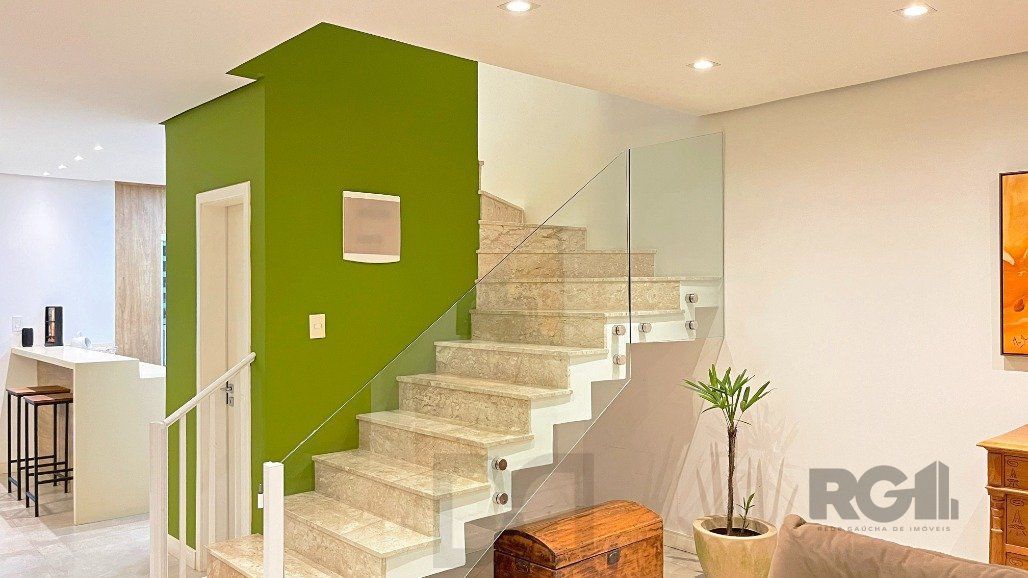 Ótima Casa a venda no bairro Espírito Santo com 3 suítes mobiliada — foto 24