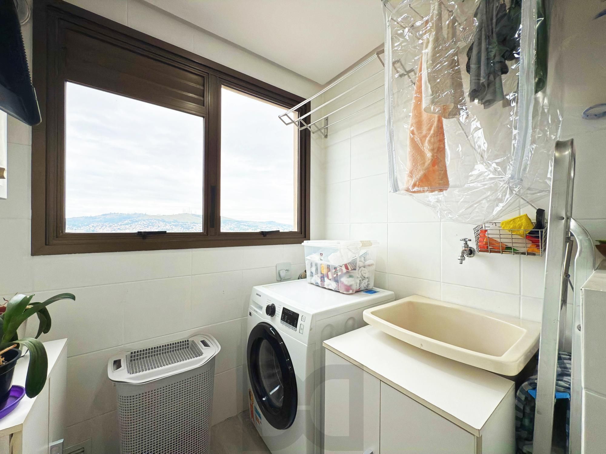 Apartamento 3 Dormitórios com Suíte, Churrasqueira e Excelente Vista Petrópolis — foto 46