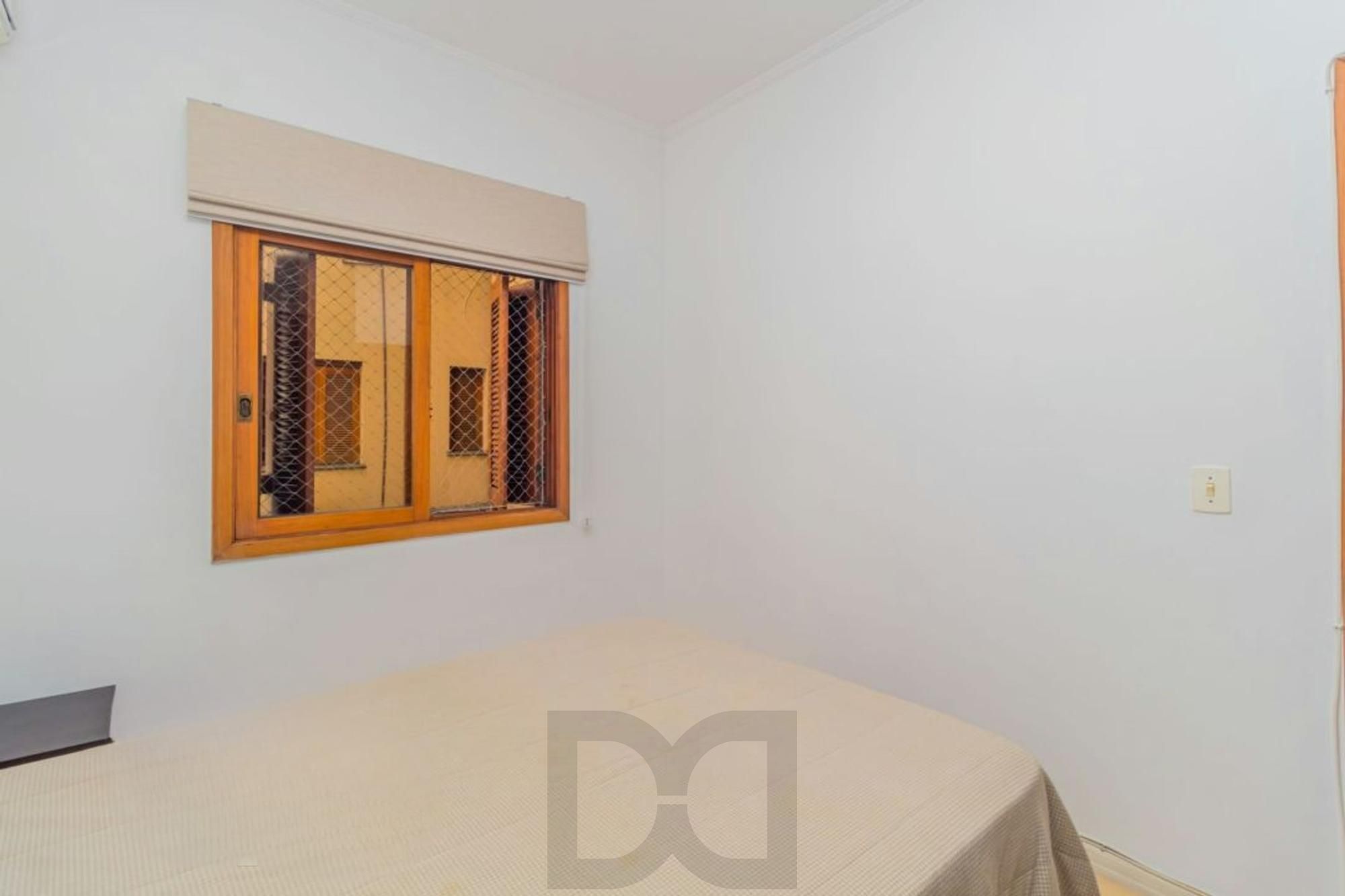 Apartamento de 2 dormitórios no bairro Petrópolis — foto 13