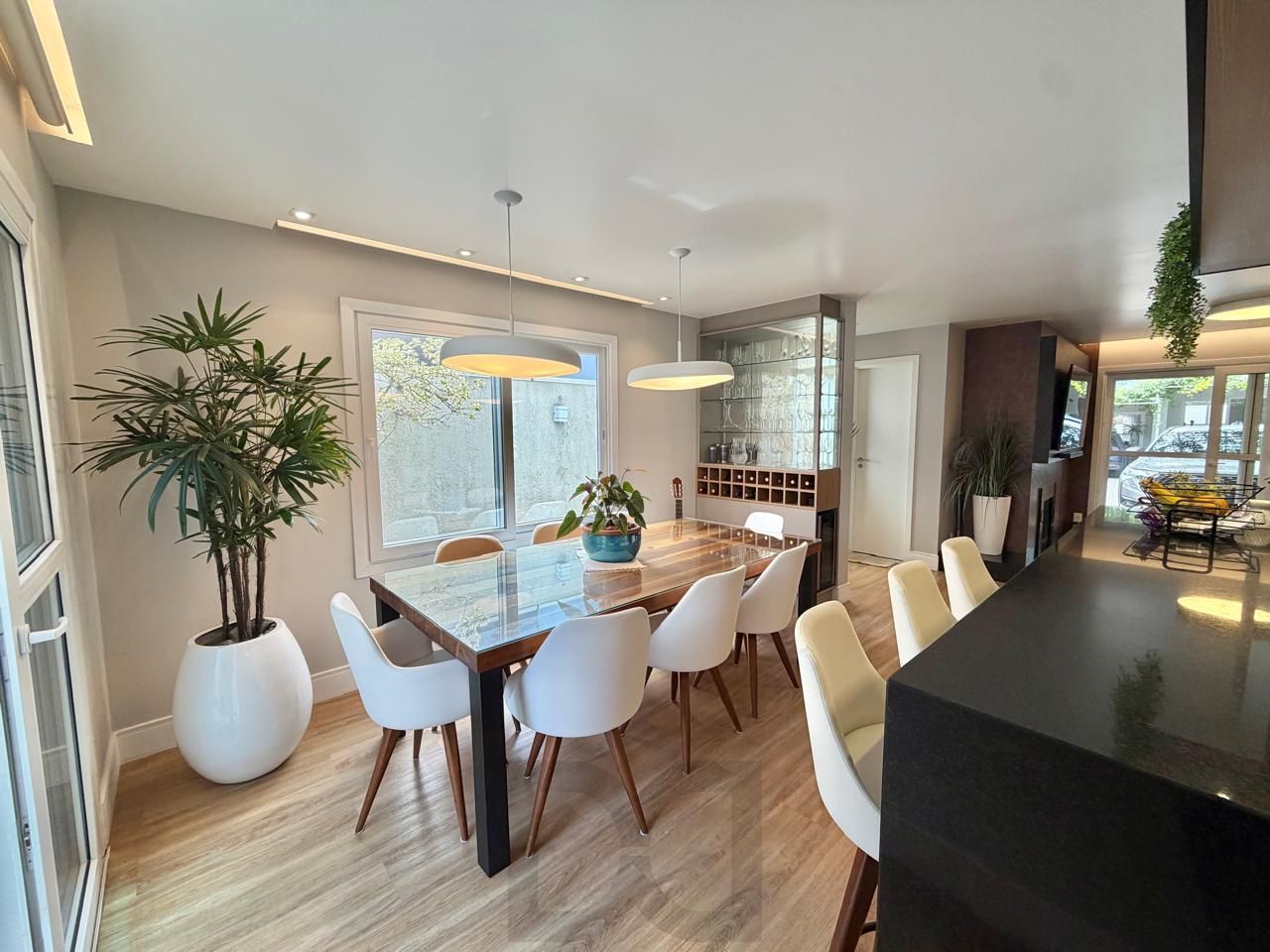 Excelente casa a venda no Condomínio Euroville com 3 dormitórios, semimobiliada por: R$1.350.000,00. — foto 1