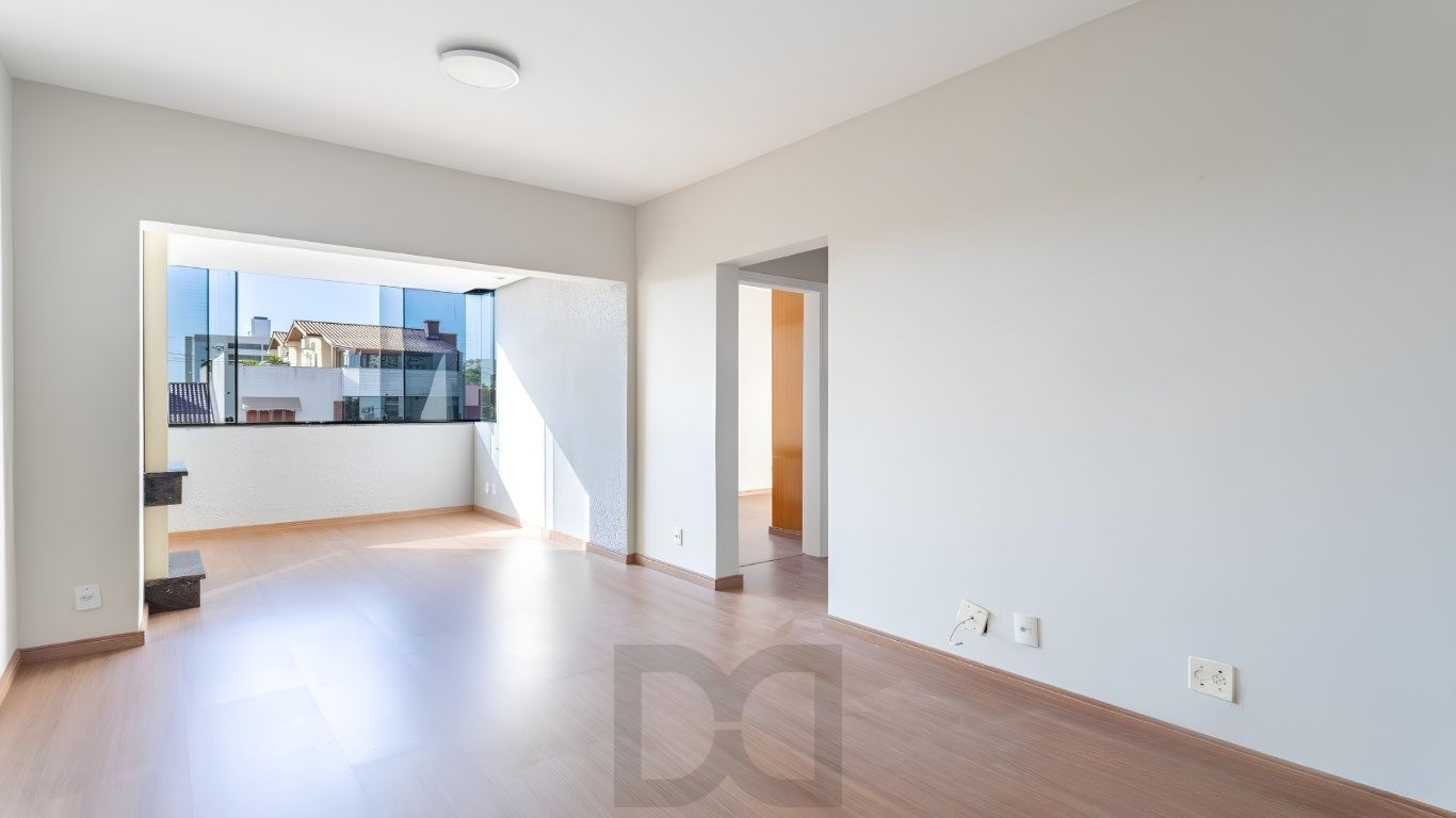 Apartamento 2 dormitórios, 1 suíte, com lareira e living para 2 ambientes — foto 23