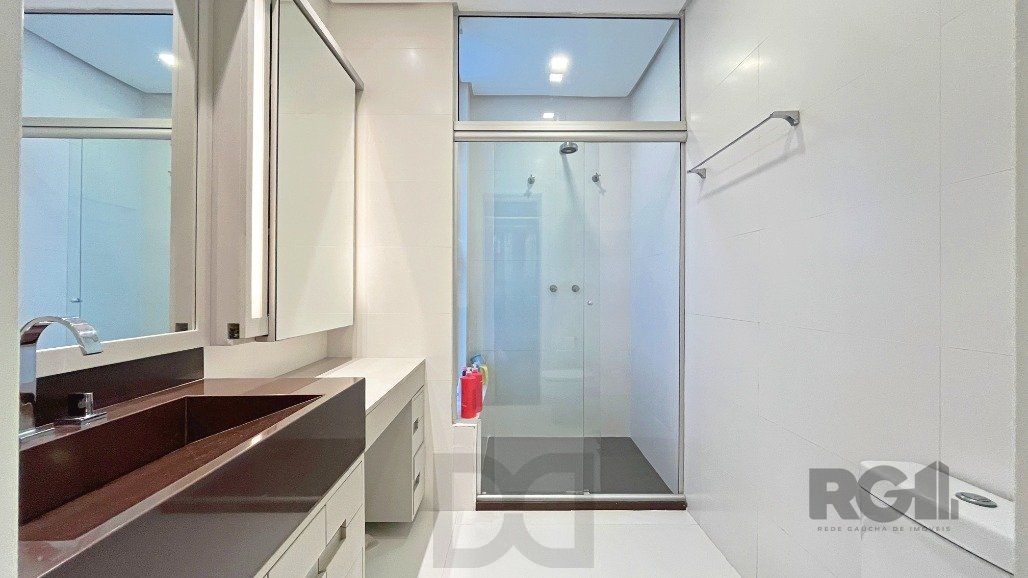 Ótima Casa a venda no bairro Espírito Santo com 3 suítes mobiliada — foto 35