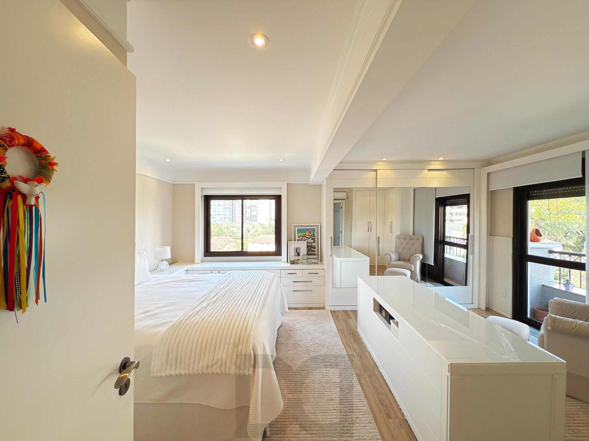 Apartamento semimobiliado 142m² no Mont'Serrat — suíte com closet e 2 vagas — foto 26