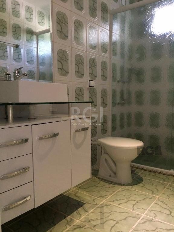Vende prédio com 3 apartamentos, 9 dormitórios, 3 suíte, 3 salas amplas com churrasqueira, box 8 vaga coberta, 479 m² por R$ 2.150.000,00- São João - Porto Alegre/RS — foto 59