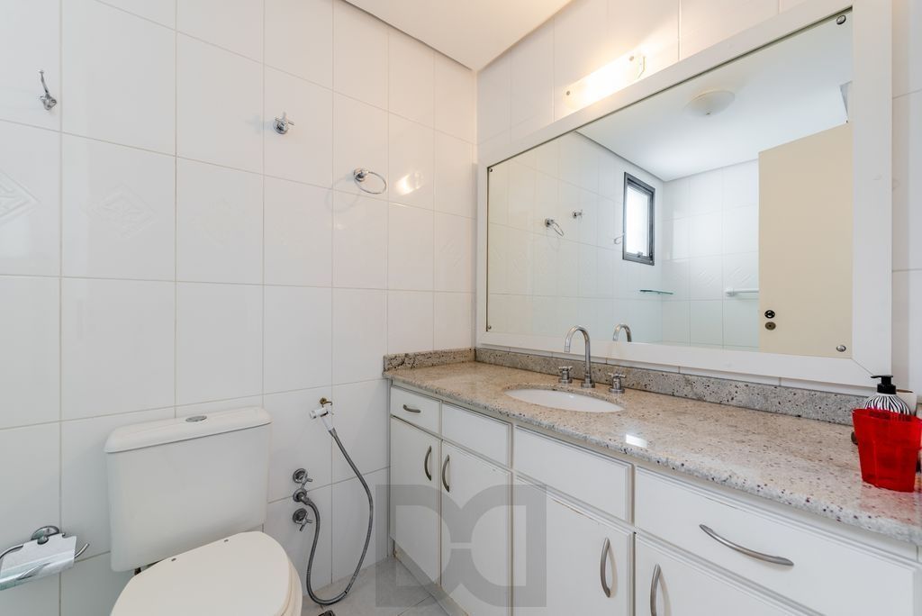 Apartamento espaçoso e confortável no bairro Mont Serrat — foto 16