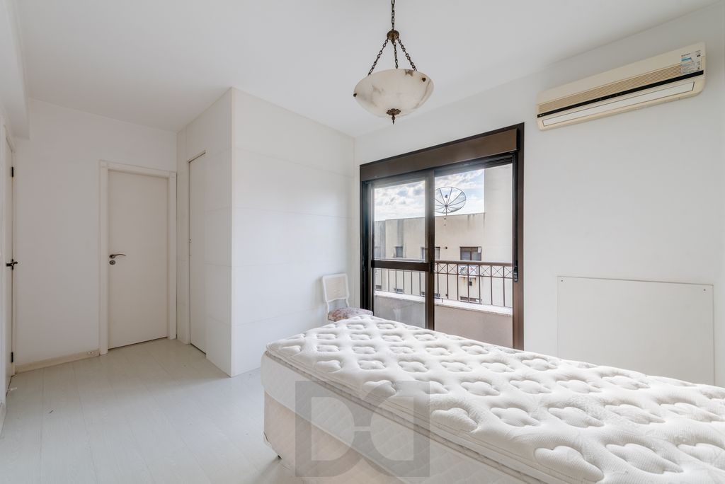 Apartamento espaçoso e confortável no bairro Mont Serrat — foto 8