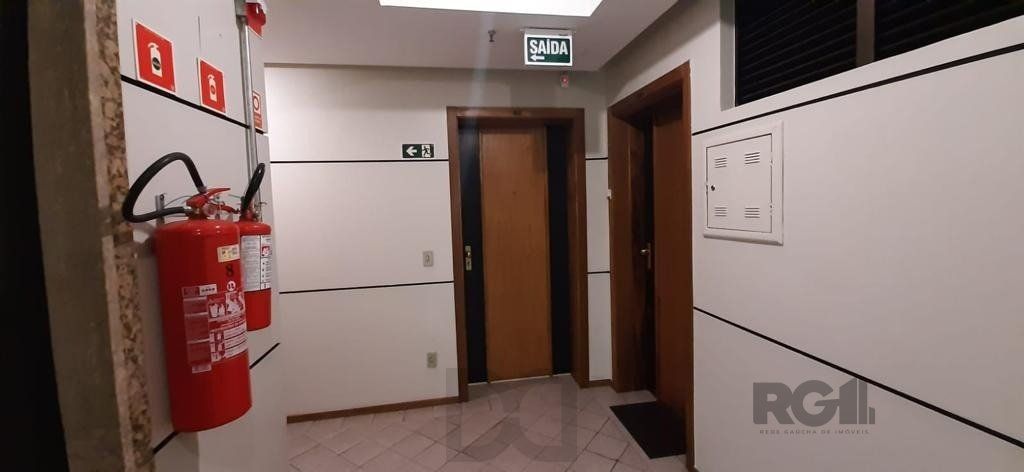 Sala comercial para Comprar com 1 vaga na Cristóvão Colombo. — foto 9