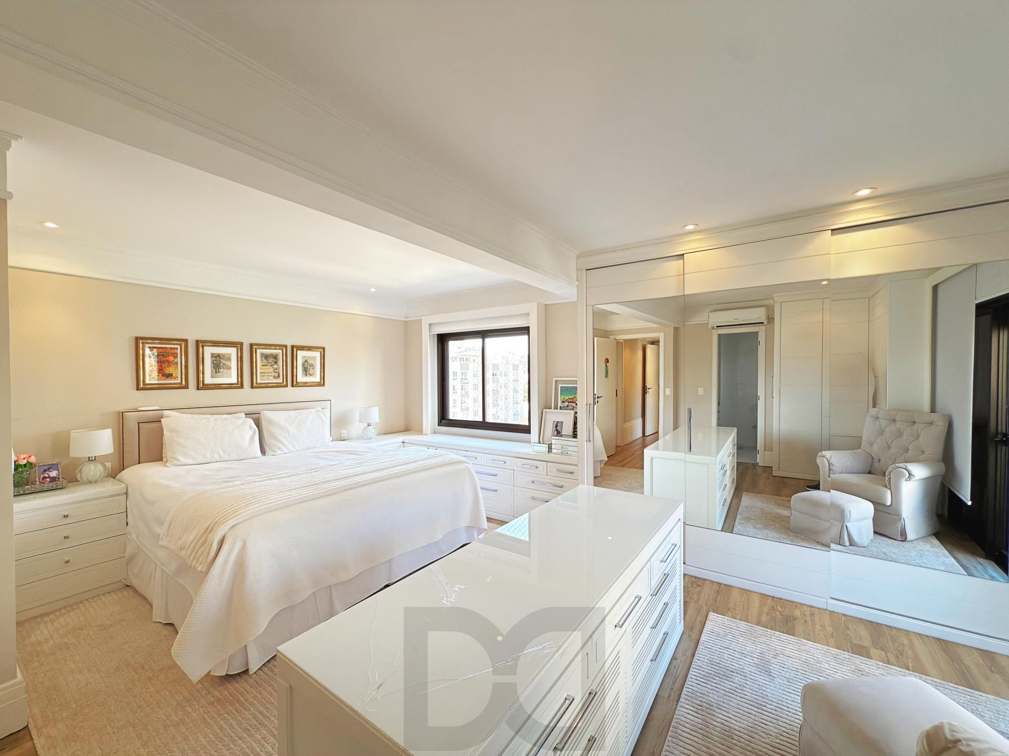 Apartamento semimobiliado 142m² no Mont'Serrat — suíte com closet e 2 vagas — foto 28