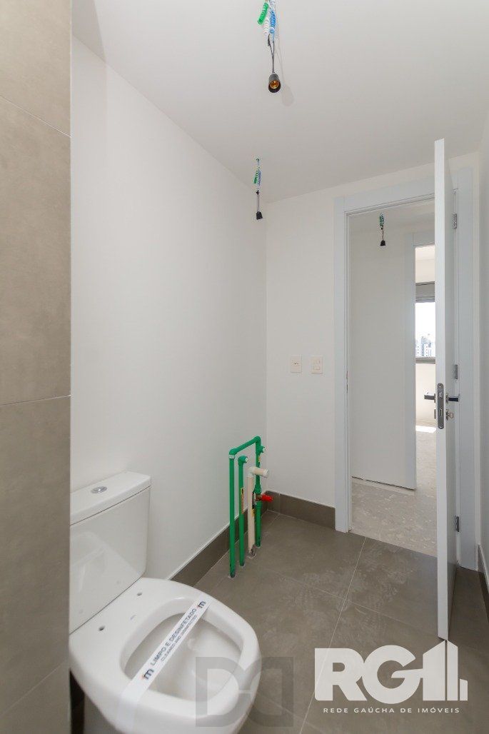 Apartamento com suíte, churrasqueira, vista e uma infraestrutura incrível!! — foto 13