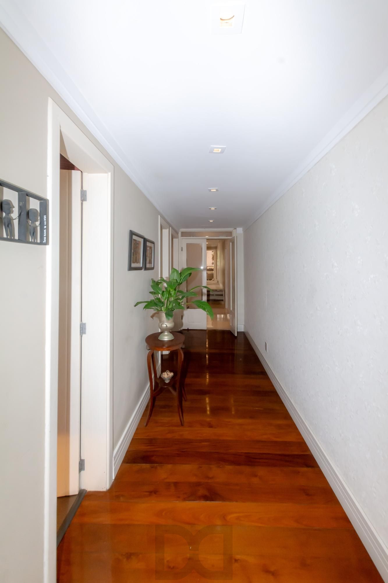 VENDA AMPLO APARTAMENTO RUA CALMA — foto 18