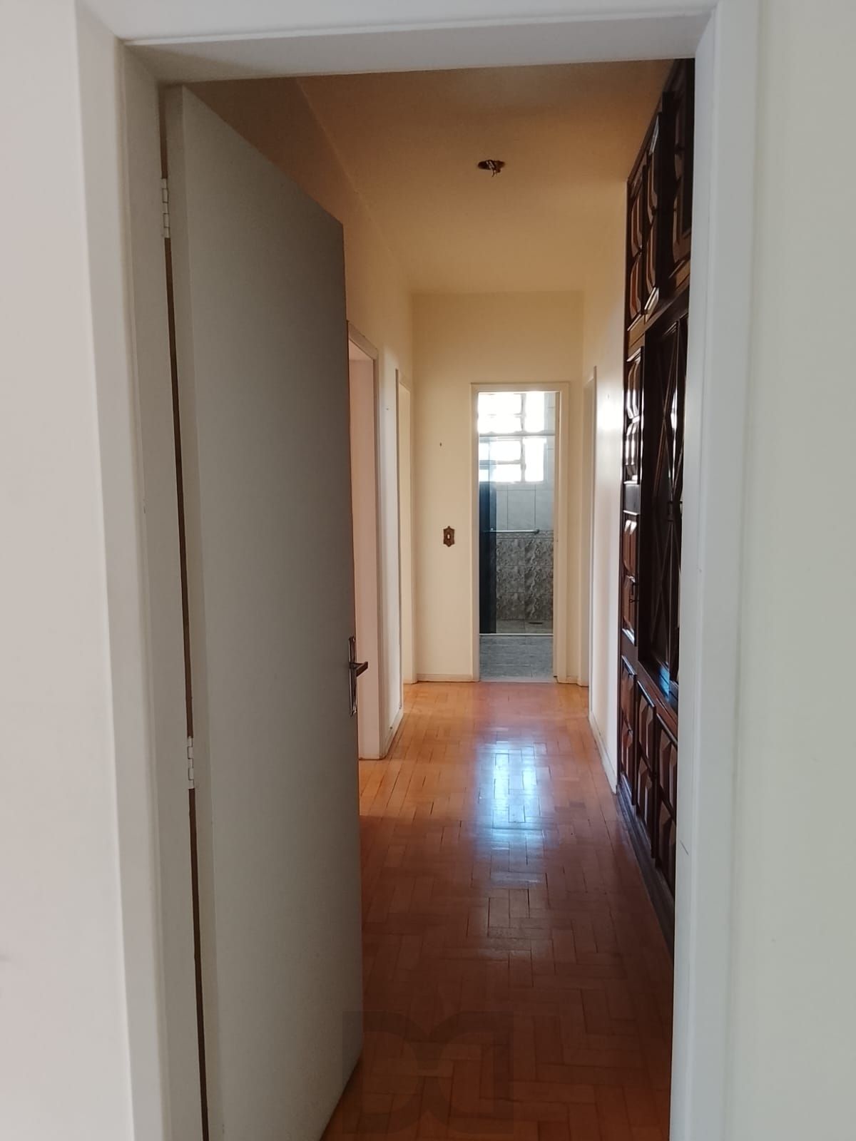 Oportunidade Única! Apartamento Semimobiliado de 3 Quartos e 1 Suíte Região Nobre em Porto Alegre — foto 47