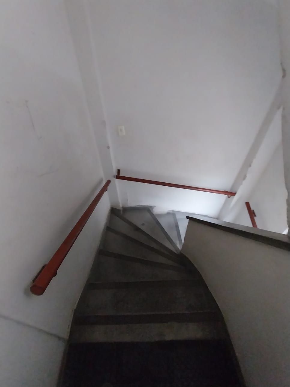 JK recém reformado, 2 piso, elevador, andradas esquina com Bento Martins, centro histórico — foto 34