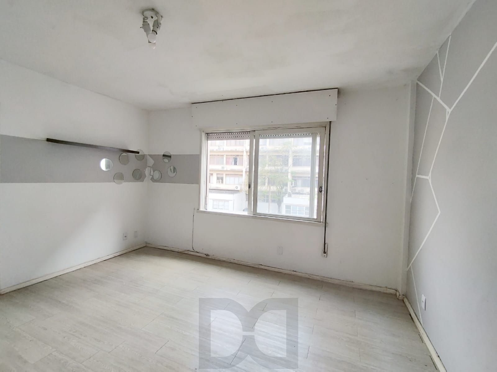 Excelente ap 1D com Suíte, cozinha planejada e banheiro reformado. Lima e Silva, centro P. Alegre -- Locado! — foto 1