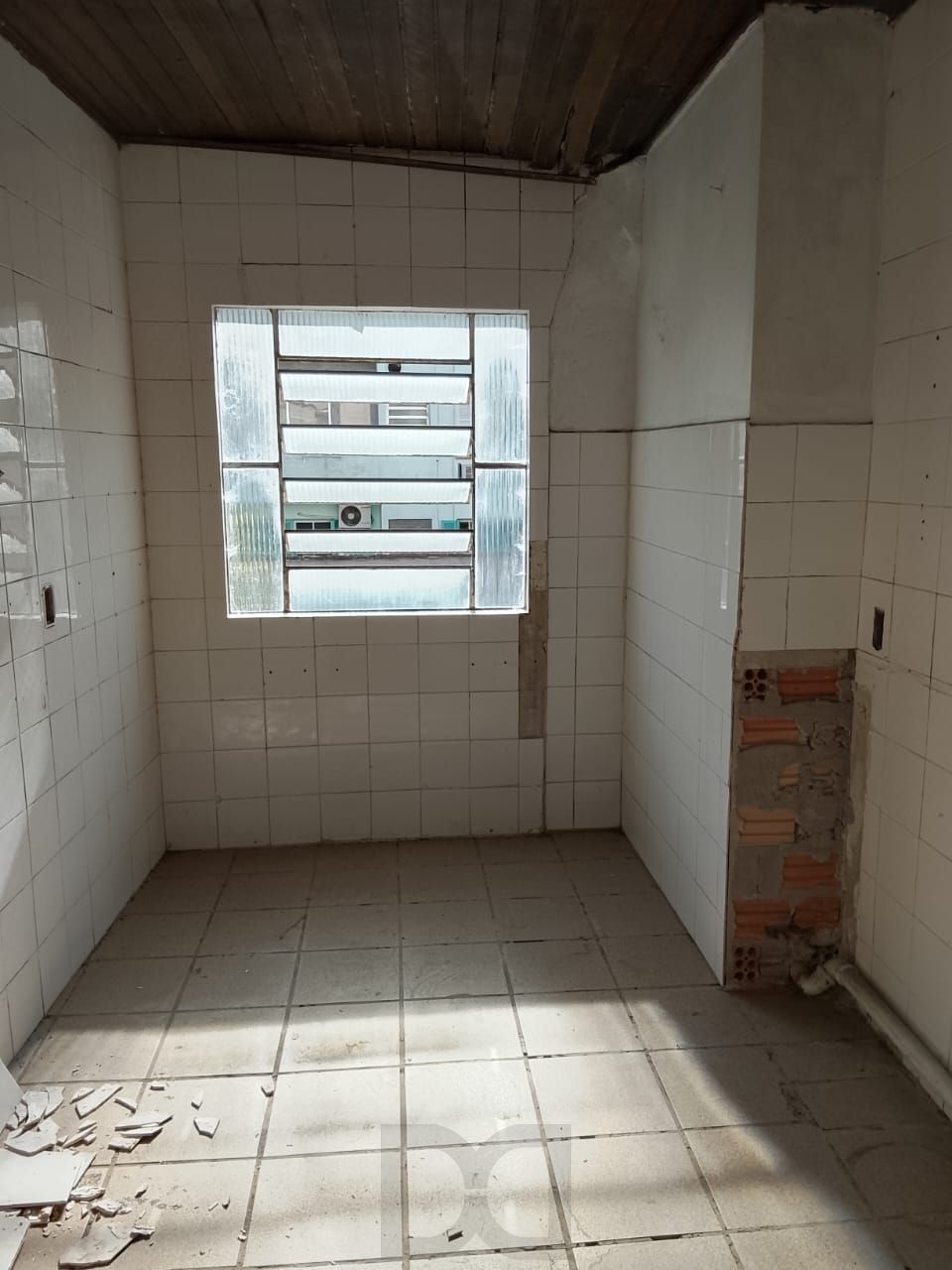 Loja Duplex na Duque de Caxias, desocupada espaço amplo. Preço atrativo. — foto 28