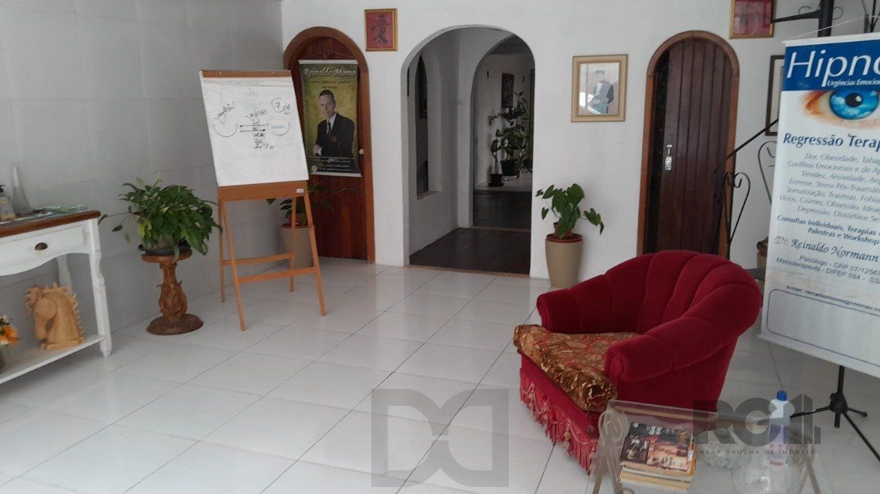 Casa comercial ou residencial com 2 pisos,,próximo Av.Cristovão Colombo — foto 1