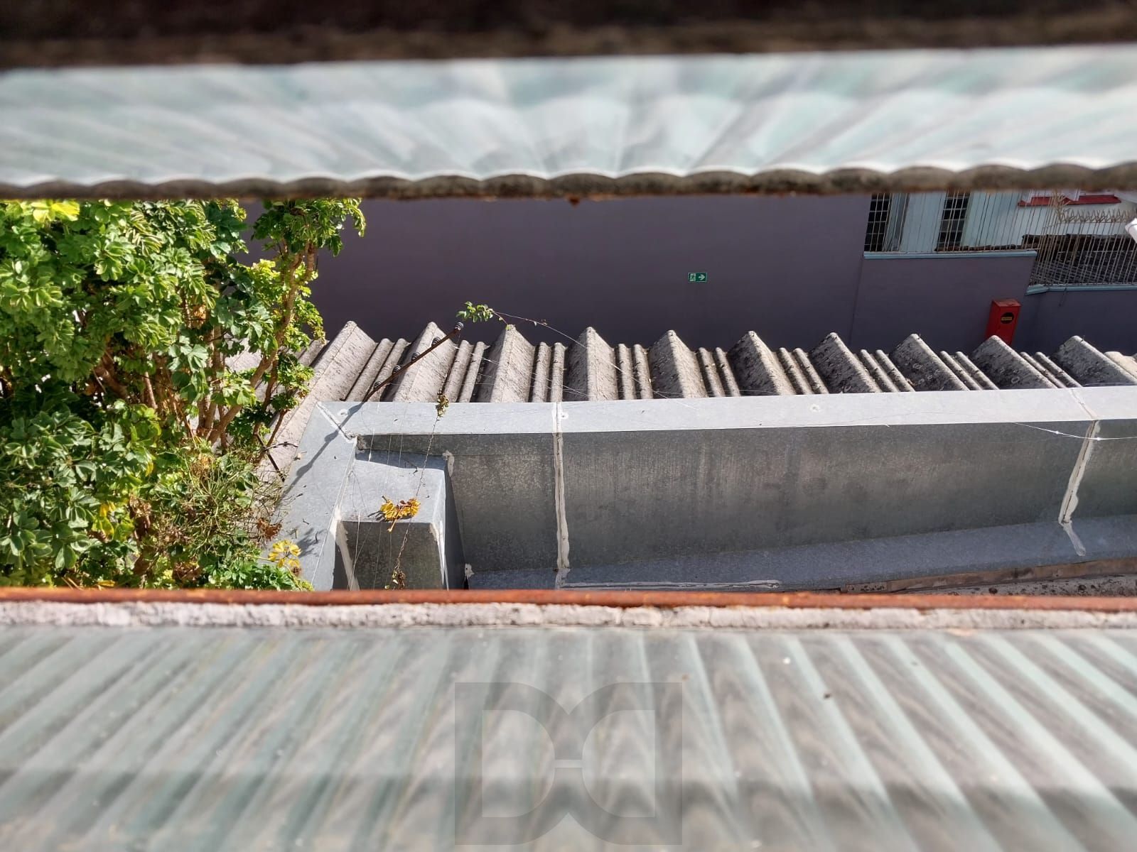 Loja Duplex na Duque de Caxias, desocupada espaço amplo. Preço atrativo. — foto 2