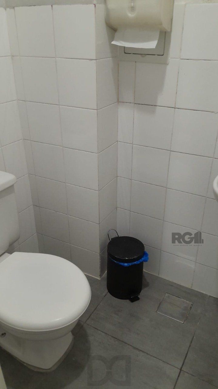 Sala térrea,com 78 m2 de pátio,com 200,98m2,na Lima e Silva — foto 2